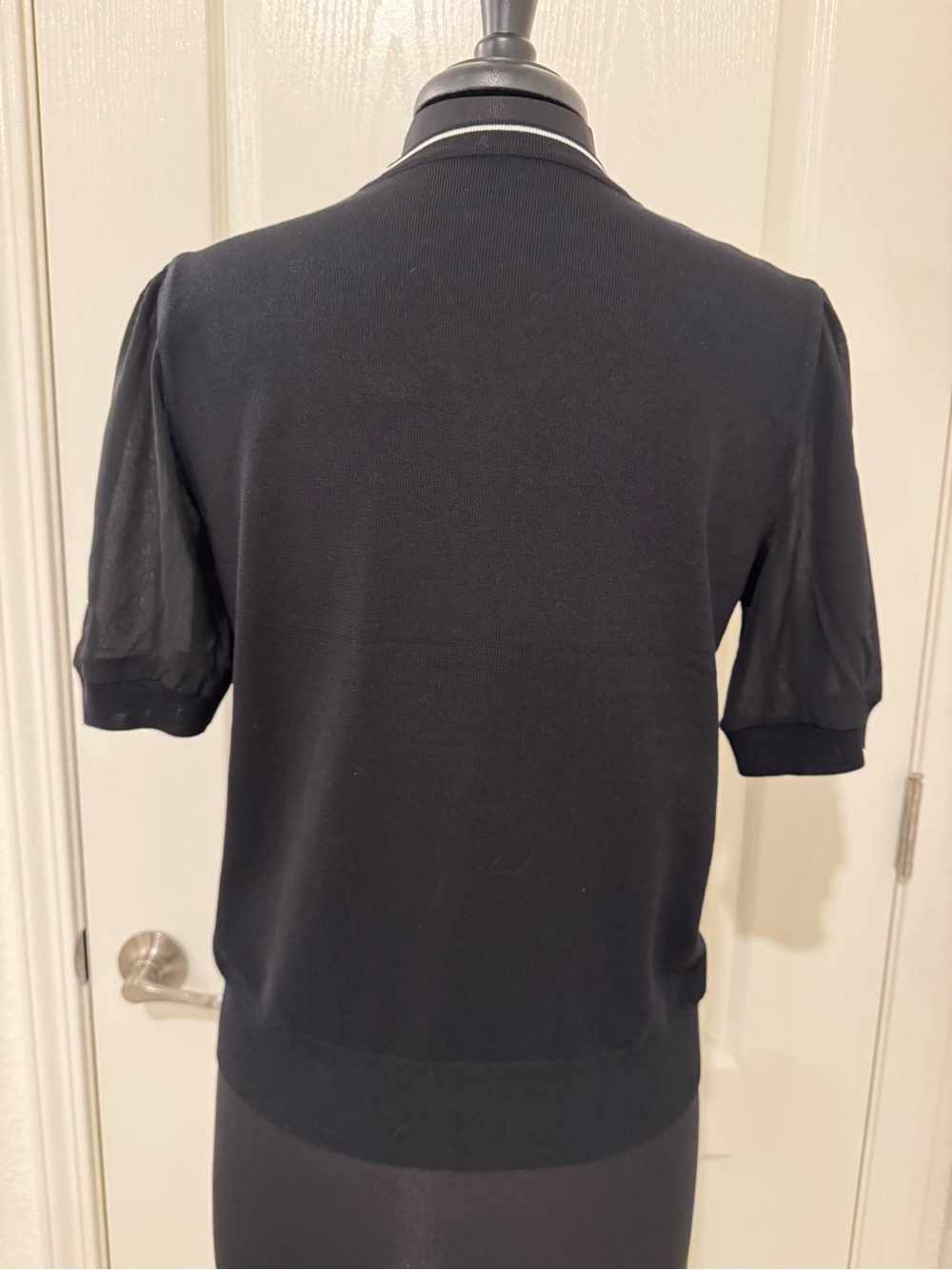 Black Tie-Neck Short Sleeve Top - Classic Knit - Picture 5 of 6